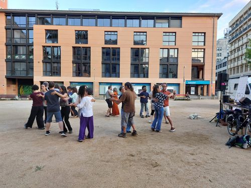 Taller i ballada enllaunada / Sarau - Qrambla - Girona